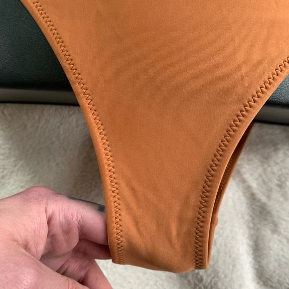 Aerie one-piece strapless swimsuit - Picture 5 of 9